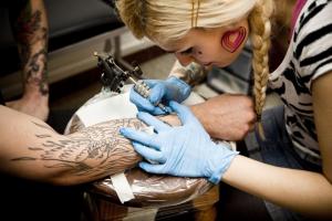 Почему люди делают татуировки психология Зачем молодежь делает тату