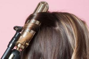 Sıcak saç şekillendirme teknolojisi Orta uzunlukta saçlara saç maşasıyla nasıl şekil verilir?