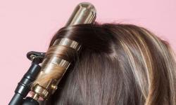 Hot hair styling technology How to style medium-length hair with a curling iron